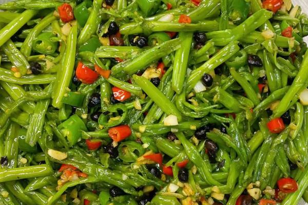 空心菜要不要焯水，焯水可以避免炒黑