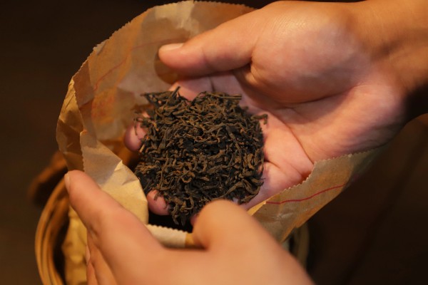 六堡茶如何保存，应远离厨房及有怪味处
