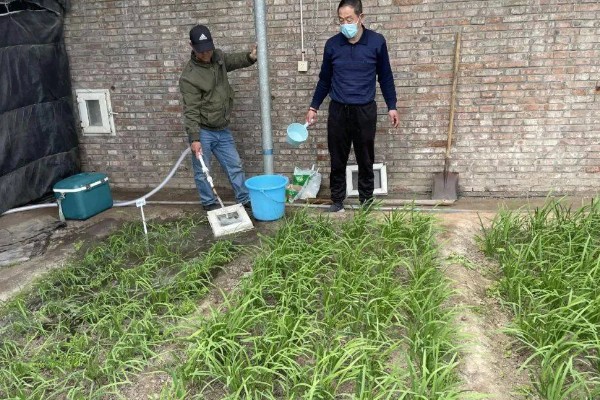 韭菜田的常见除草剂，有除草通、地乐胺乳油等