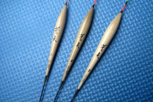 钓黄颡鱼的钓具，鱼竿建议用溪流竿