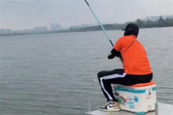 台钓竿的调性,分为极硬调、超硬调等