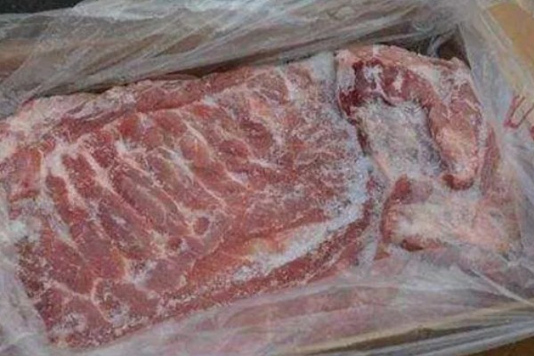 公猪肉为什么有骚味，核心来源为雄烯酮、粪臭素