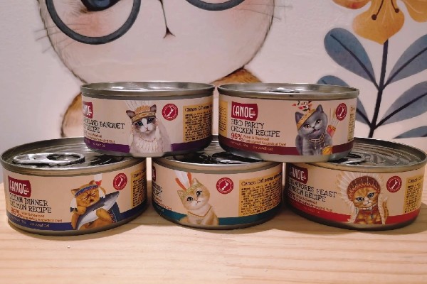 猫咪天天吃罐头行吗，主食罐头可以天天吃