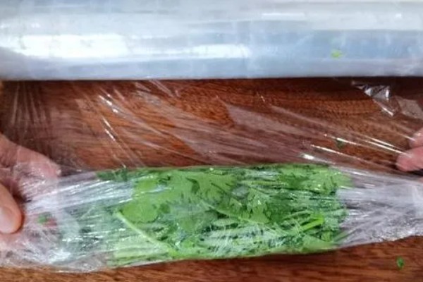 香菜怎么贮藏，可采取冻藏法、窖藏法、气调冷藏法