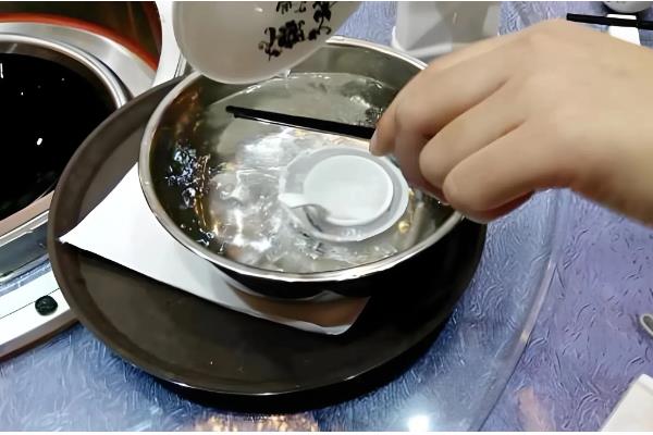 狗碗多久洗一次，结合自己实际情况来安排