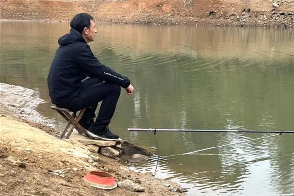 1.0主线钓鲫鱼合适吗,适合钓鲫鱼