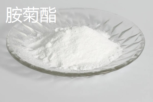 被马蜂蜇了怎么办,用弱酸性溶液冲洗被蛰处并涂抹解毒药物