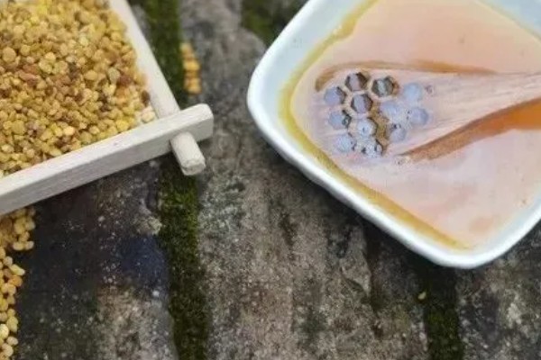 蜂花粉怎么吃，可直接用水冲服