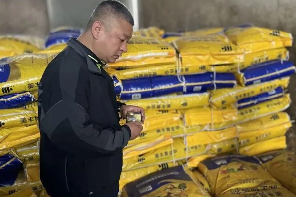 春耕时怎么挑选肥料，从正规厂家那里购买