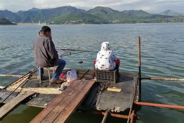 海竿与路亚的区别,外形、重量、调性等方面都不同